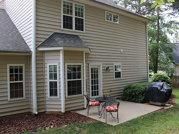 3rd image of 368 Glencrest Dr