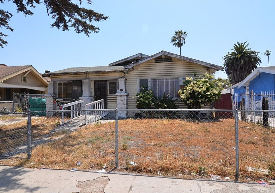 1st image of 550 W 47th St