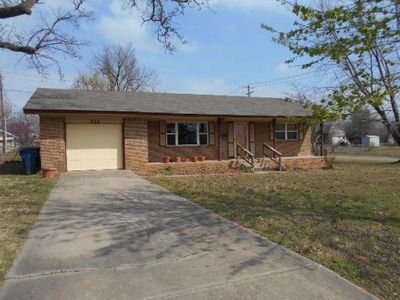 422 S Dewey Ave, Chandler, OK, 74834