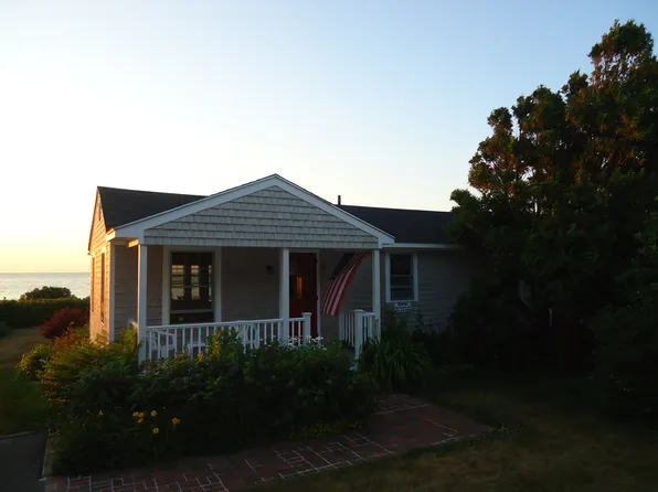 84 Goodwin Rd, Kittery Point, ME 03905