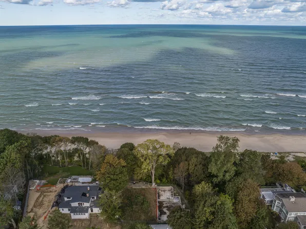 15820 Lakeshore Rd #B, Union Pier, MI 49129