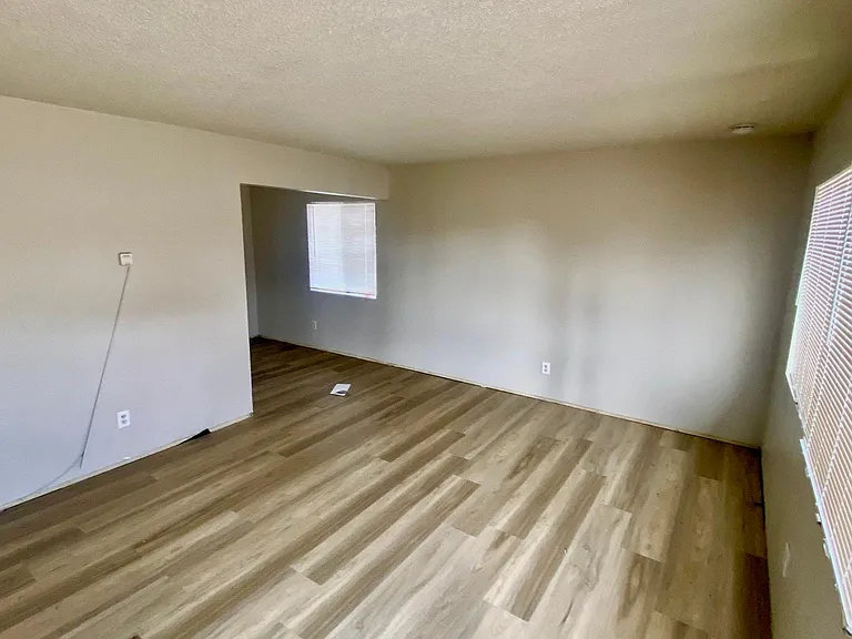 1233 Jeffrey St — Photo 4