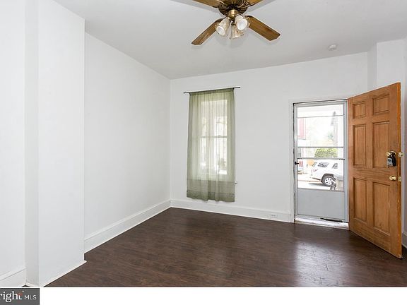 3rd image of 849 Queen St