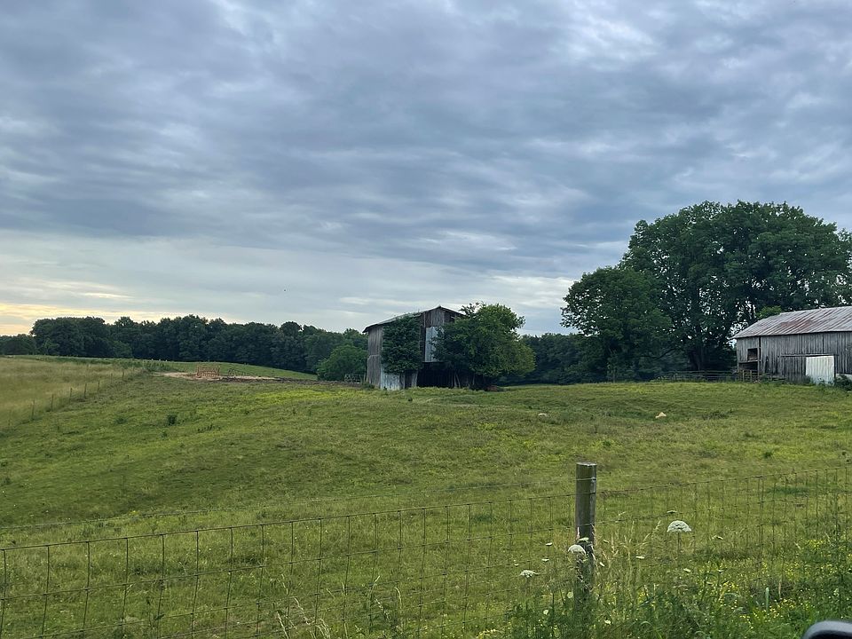 1st image of 905 Lovers Ln Ste 300