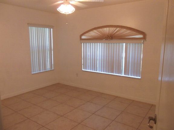 5th image of 73 Lynbrook Dr #B