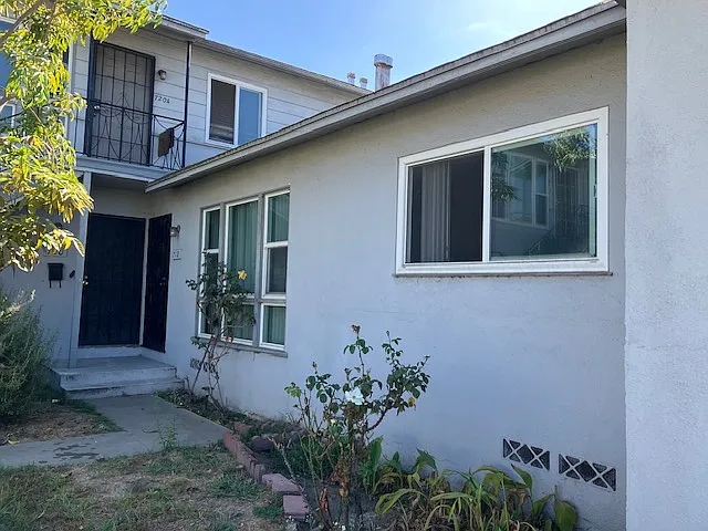 Building Photo - 718 W Redondo Beach Blvd #718