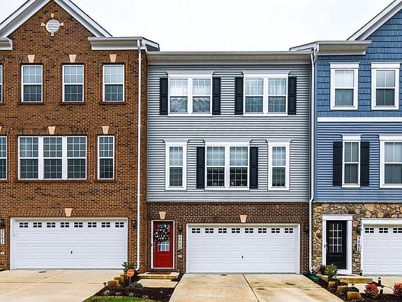 2nd image of 9604 Glassy Creek Way