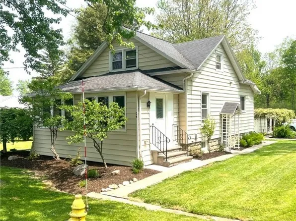 24 Letchworth St, Auburn, NY 13021