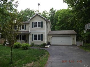 9 Cedar Rd, Mount Pocono, PA 18344