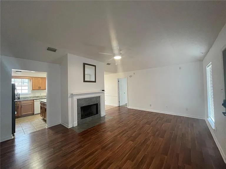 6882 Red Cedar Dr — Photo 3