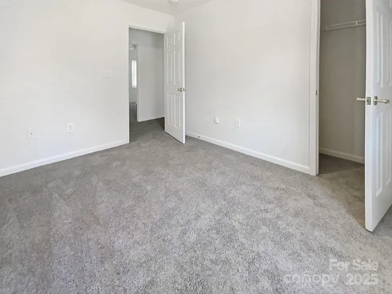 2118 Augusta St — Photo 9