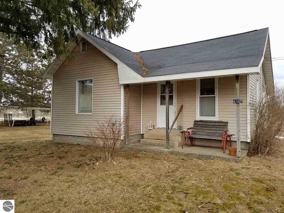 1st image of 418.5 Aldrich St
