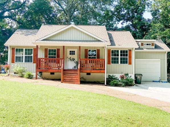 1105 Ridgeleigh Cir, Dalton, GA 30720