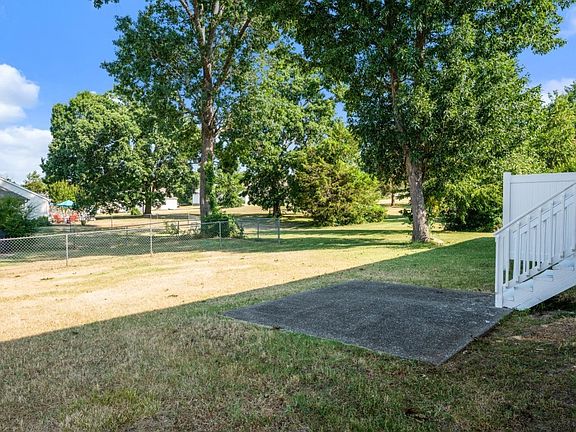 5th image of 614 Dellwood Dr