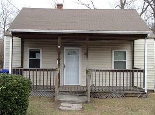 114 Woodrow Ave, Suffolk, VA 23434