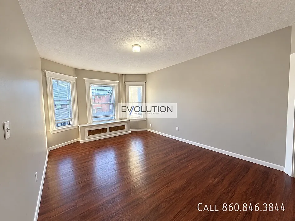155-157 Seymour St #1