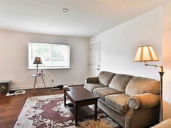 4th image of 9546 Hyde Park Dr APT A
