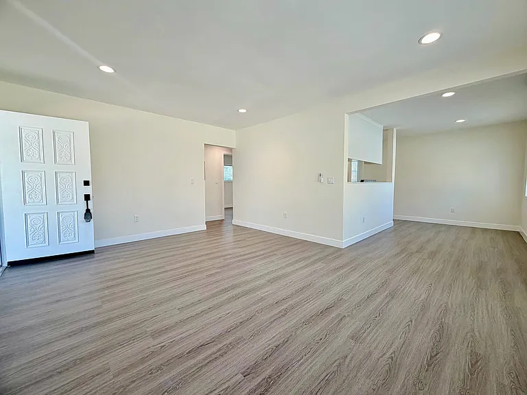 410 E Cherry Ave — Photo 6