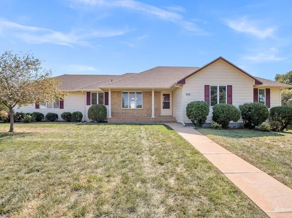 505 Stone Creek Dr, Newton, KS 67114