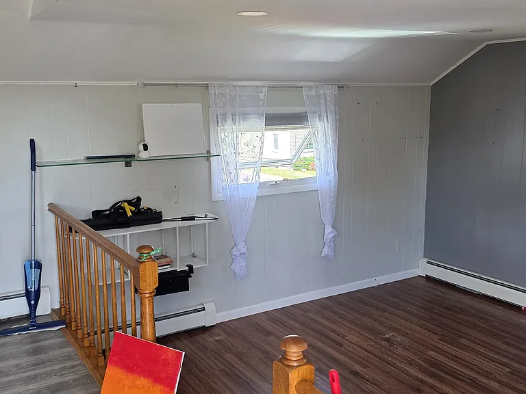 448 William St — Photo 3