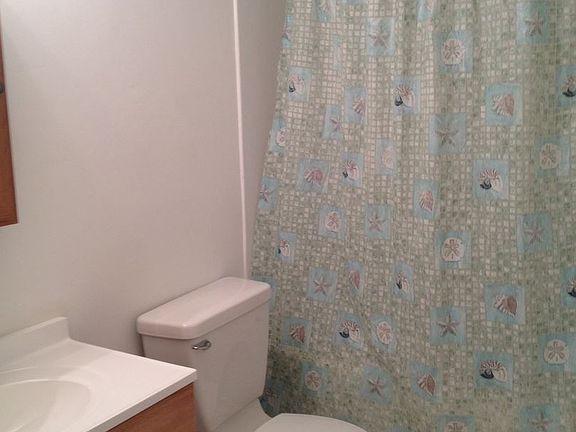 5th image of 102 Essex St
