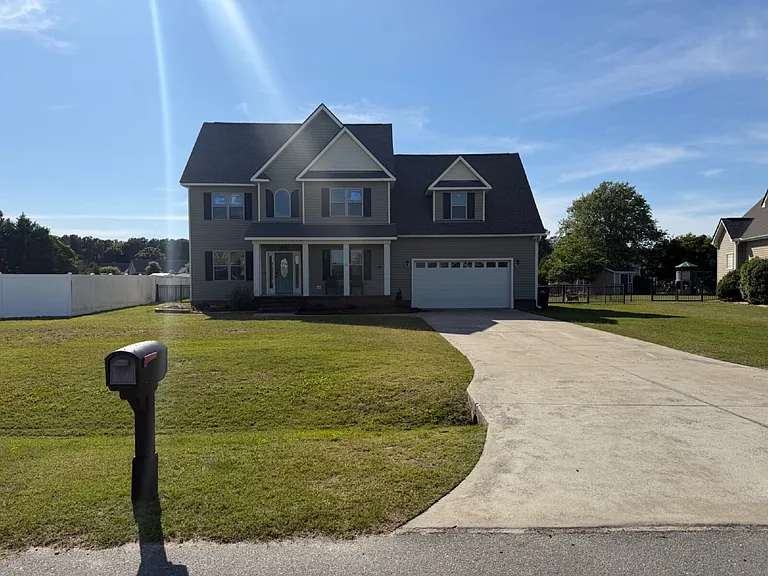 303 Glenn Laurel Dr — Photo 1