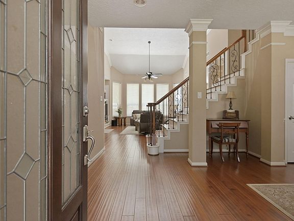 4th image of 163 Bristol Bend Cir