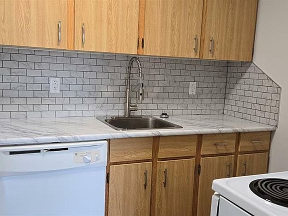 2nd image of 1140 9th Ave NE #206