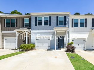 112 Village Green Dr, Adairsville, GA 30103