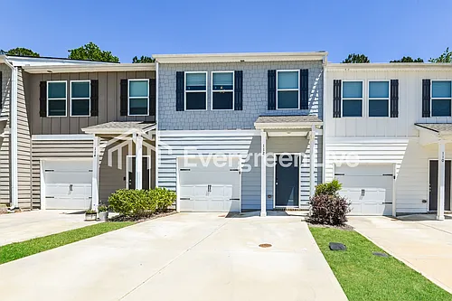 112 Village Green Dr Photo 1