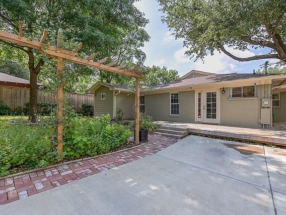 3rd image of 6807 La Vista Dr