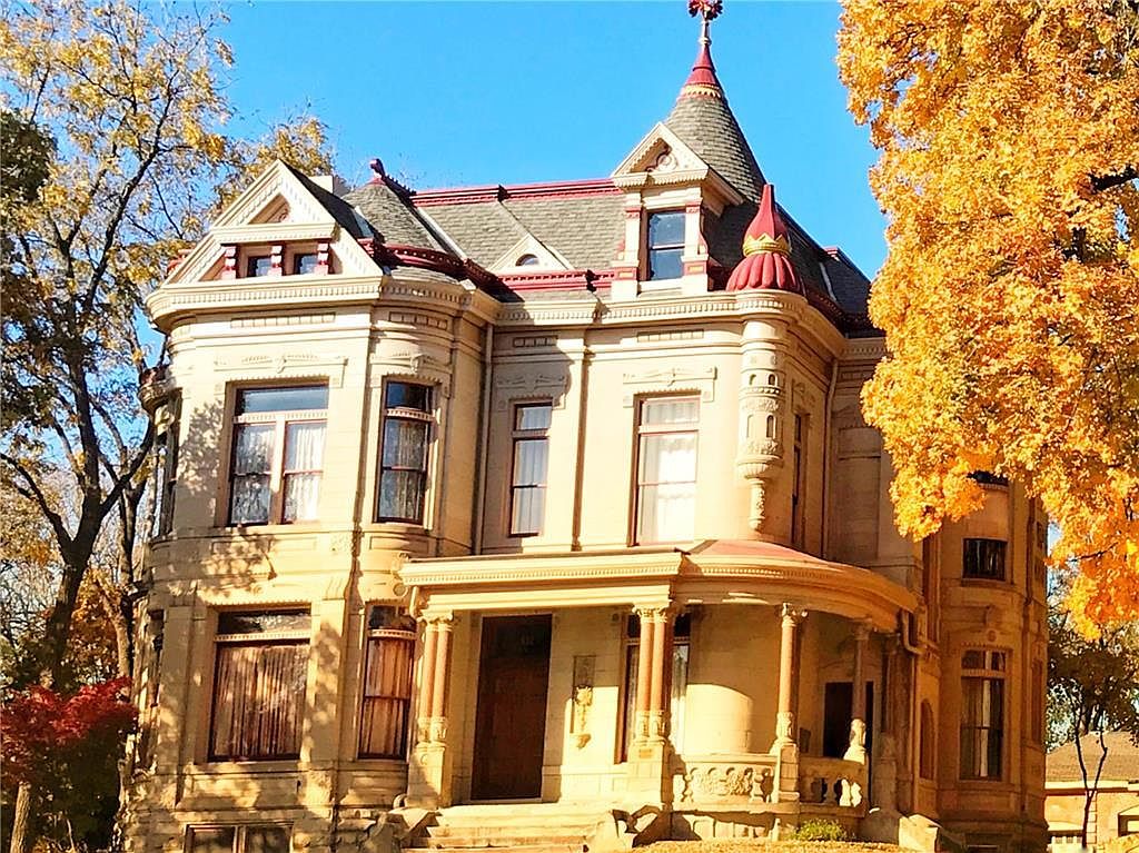 631 Hall St, Saint Joseph, MO 64501 Zillow