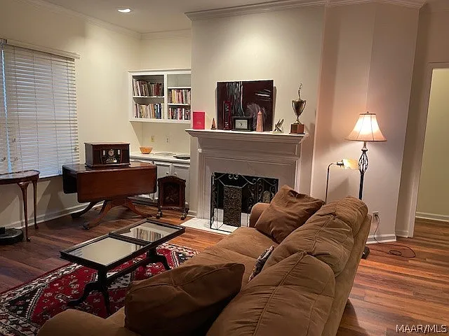 8136 Greyfield Dr — Photo 3