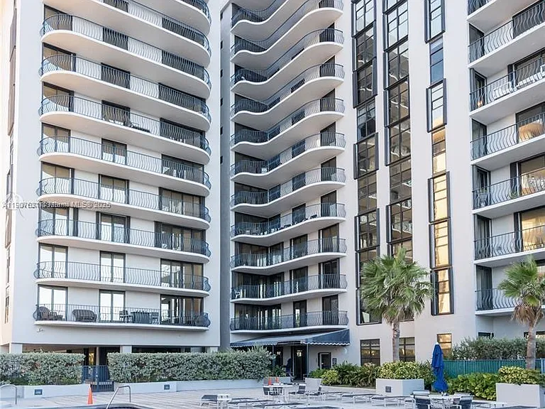 8877 Collins Ave #604 — Photo 18