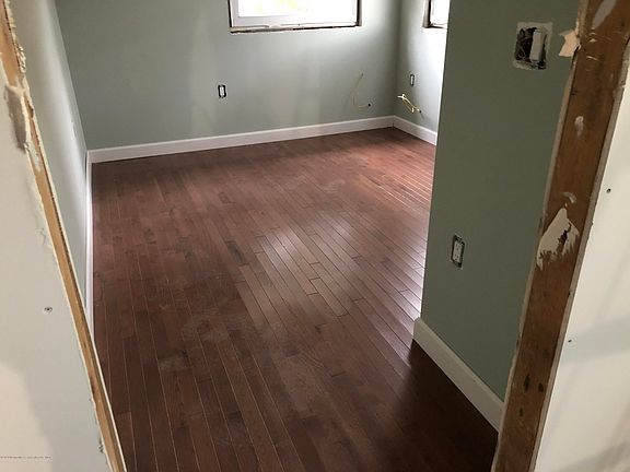 5th image of 9 Greenwood Ln #B