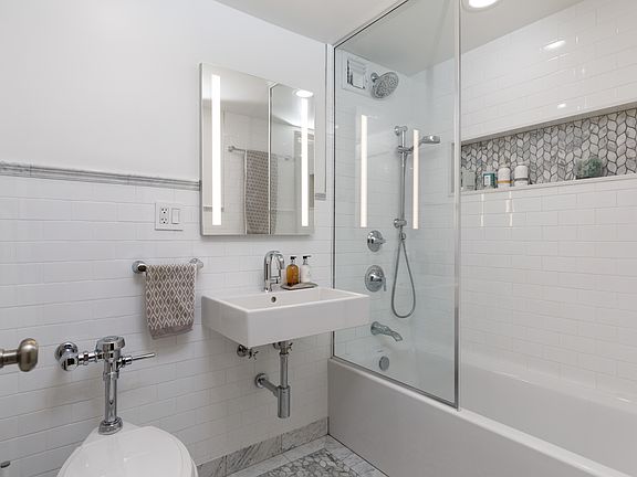 4th image of 405 W 23rd St APT 12J