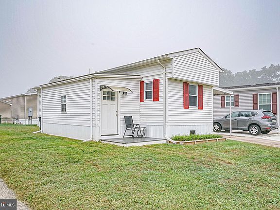2nd image of 40 N Dale Ln