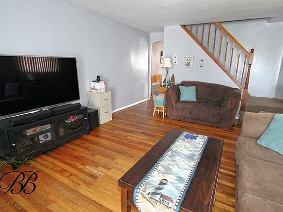 4th image of 207 Allen Ave