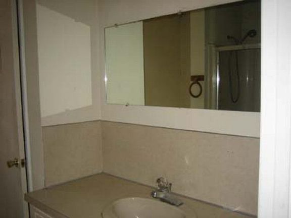 5th image of 607 Linden Pl