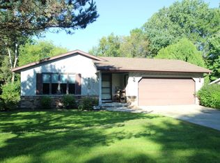 1330 Oasis Dr, Green Bay, WI 54313