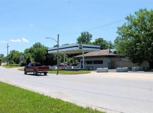 812 S Silver St, Paola, KS 66071