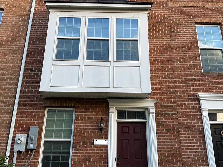 749 S Macon St — Photo 2