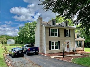 132 Pear Tree Ln, King, NC 27021