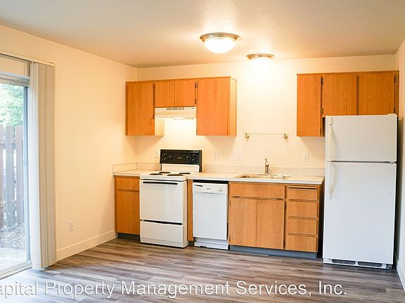 3rd image of 130 SE 105th Ave APT J1