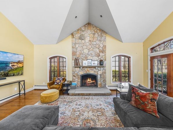 23 Landers Rd, Stoneham, MA 02180