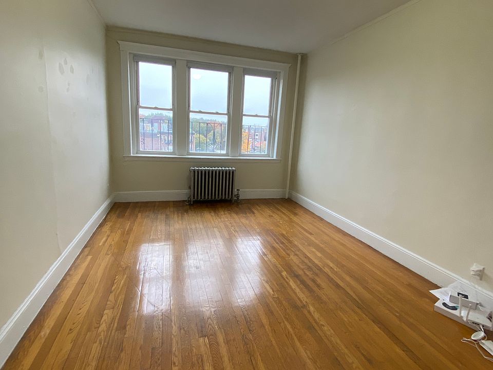 2nd image of 1820 Commonwealth Ave APT 35