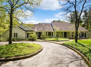 33000 Fairmount Blvd, Pepper Pike, OH 44124