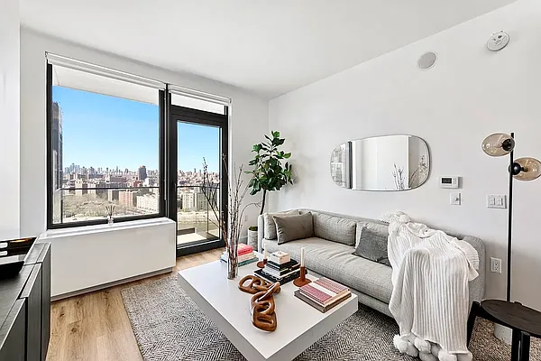 Rented by EXR | media 4