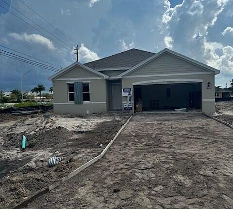 2nd image of 902 SW Cairo Avenue