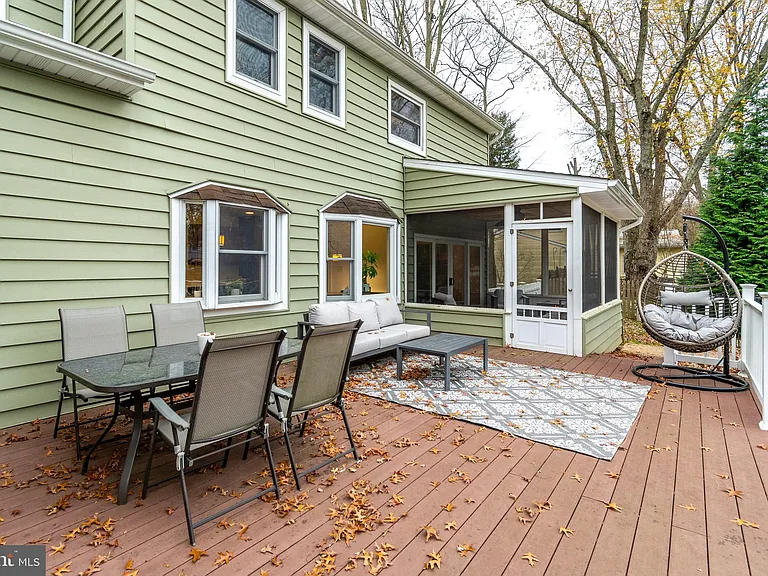 24 Camelia Ct — Photo 37